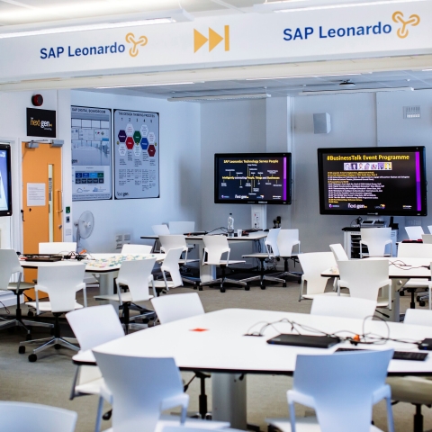 BAL-0519-Business Talk