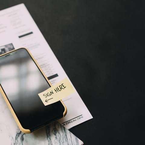 Virtual contract - Photo by Kelly Sikkema on Unsplash