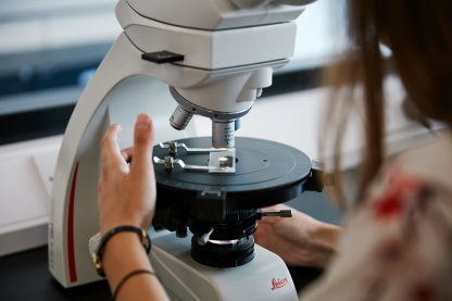 Microscope in the Petrology lab
