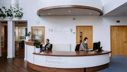 technopole reception 400x700