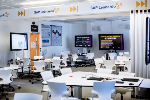 BAL-0519-Business Talk